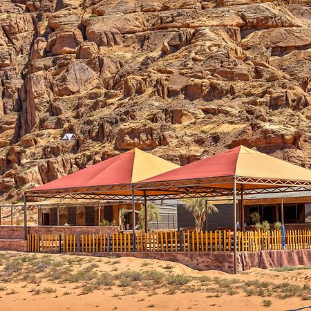 Wadi Rum Sunset Camp Exterior photo